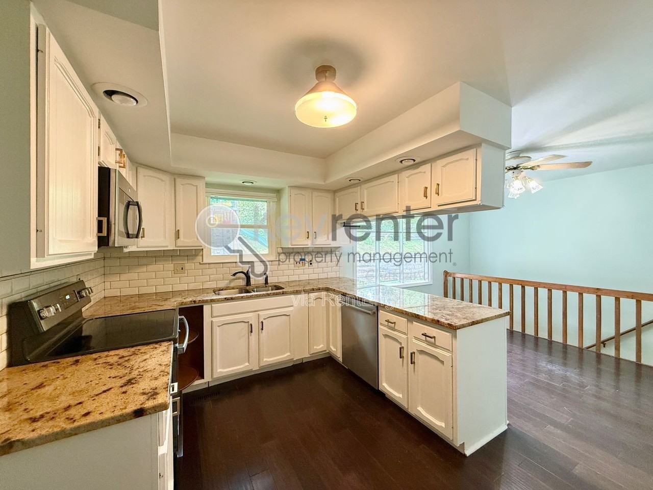 4910 Bal Harbor Dr - Photo 5 of 27