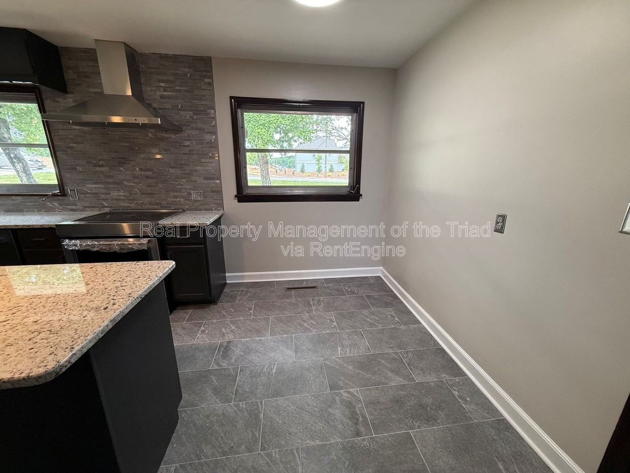 2345 Griffith Rd - Photo 7 of 26