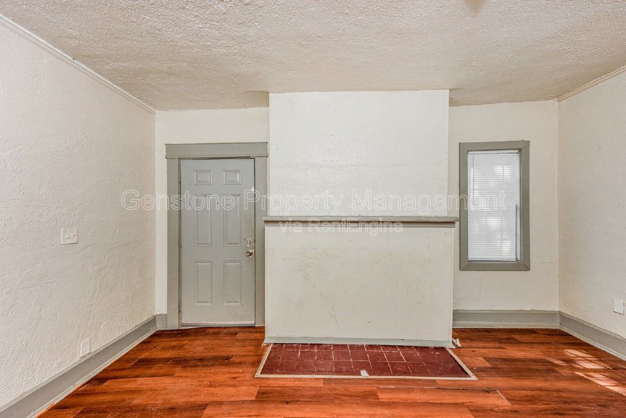8036 4th Ave N - Photo 3 of 18
