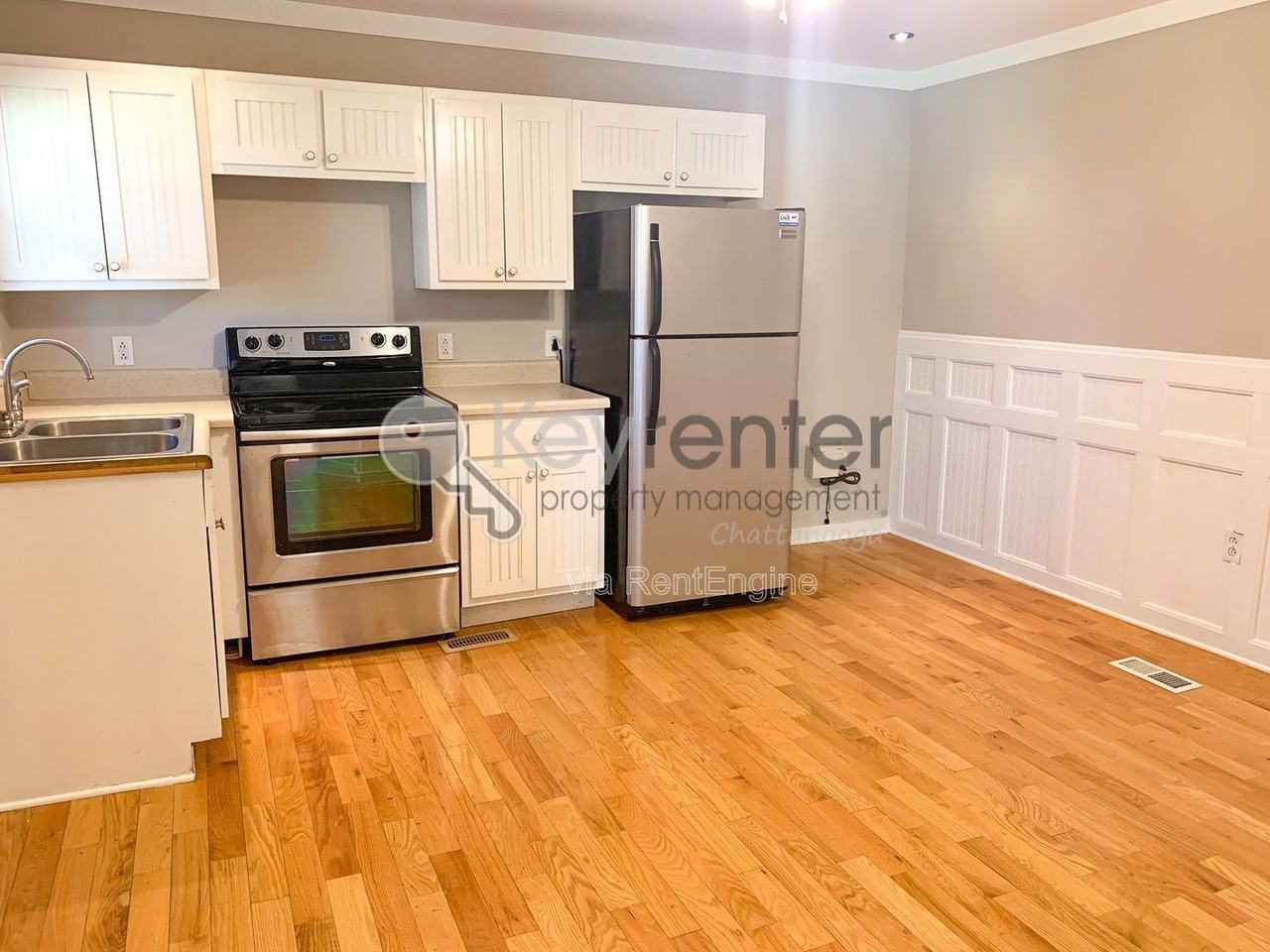 115 N Larchmont Ave #B - Photo 2 of 8