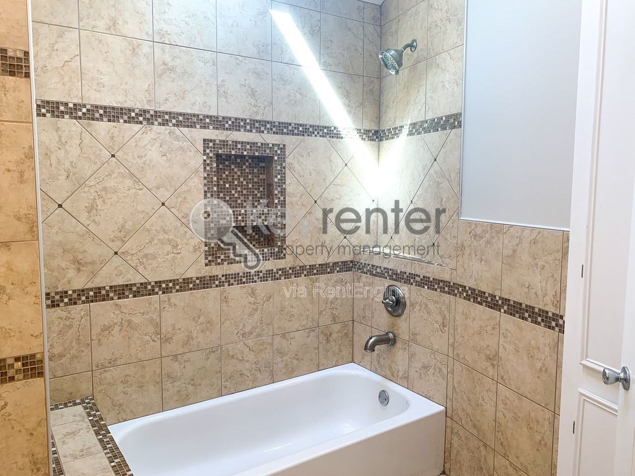 115 N Larchmont Ave #B - Photo 5 of 8