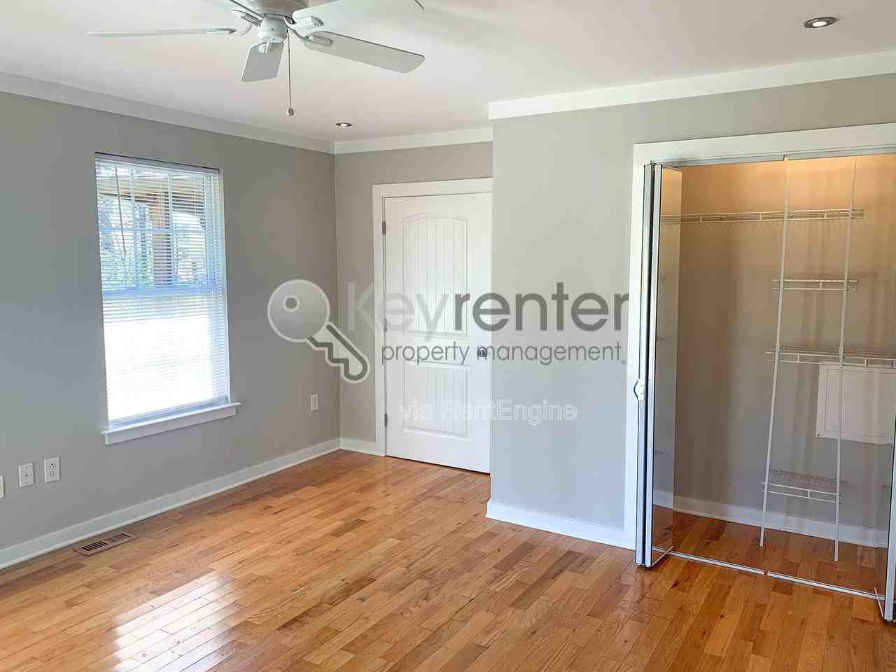 115 N Larchmont Ave #B - Photo 7 of 8