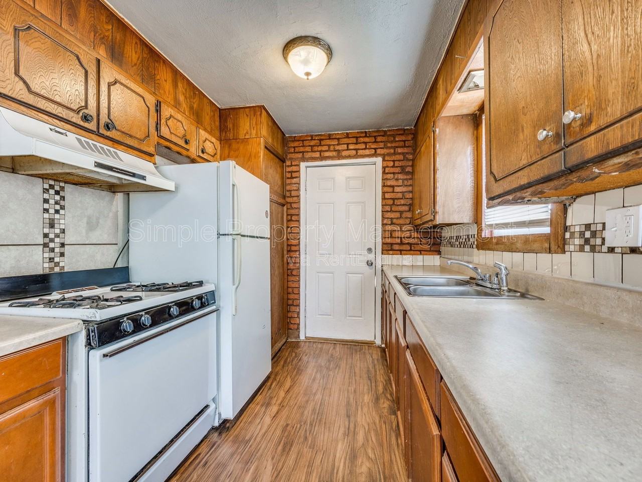 1524 Sw Binkley St - Photo 7 of 14