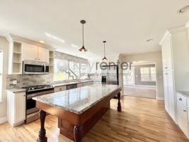 featured image of 1216 Hanover St