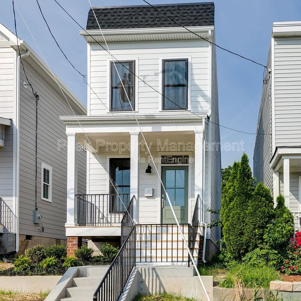 211 E 15th St - Photo 2 of 38
