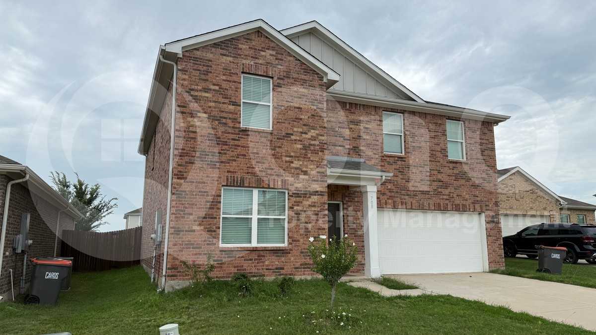 708 Bois D Arc Ln - Photo 3 of 25