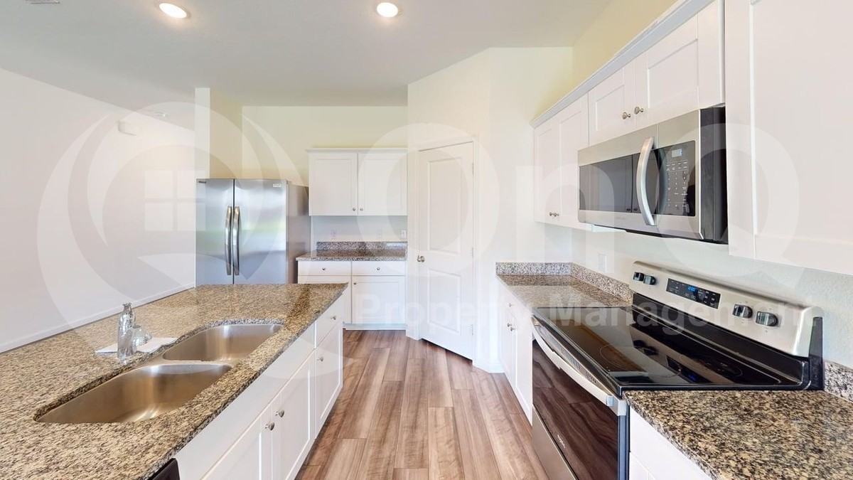 708 Bois D Arc Ln - Photo 5 of 25