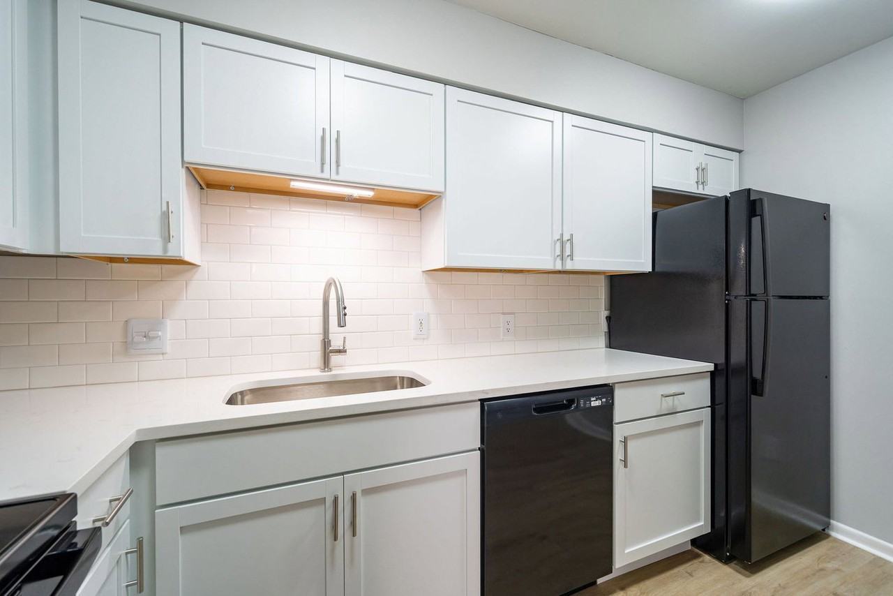 651 Riverview Dr #11 - Photo 2 of 14