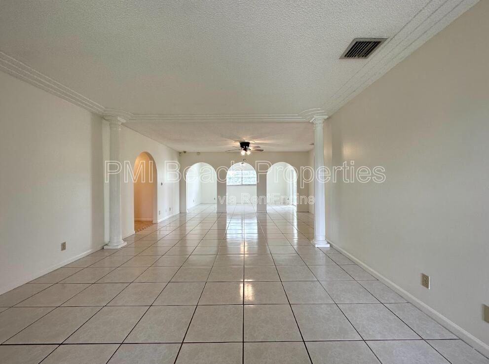 1292 Essex Dr - Photo 2 of 26