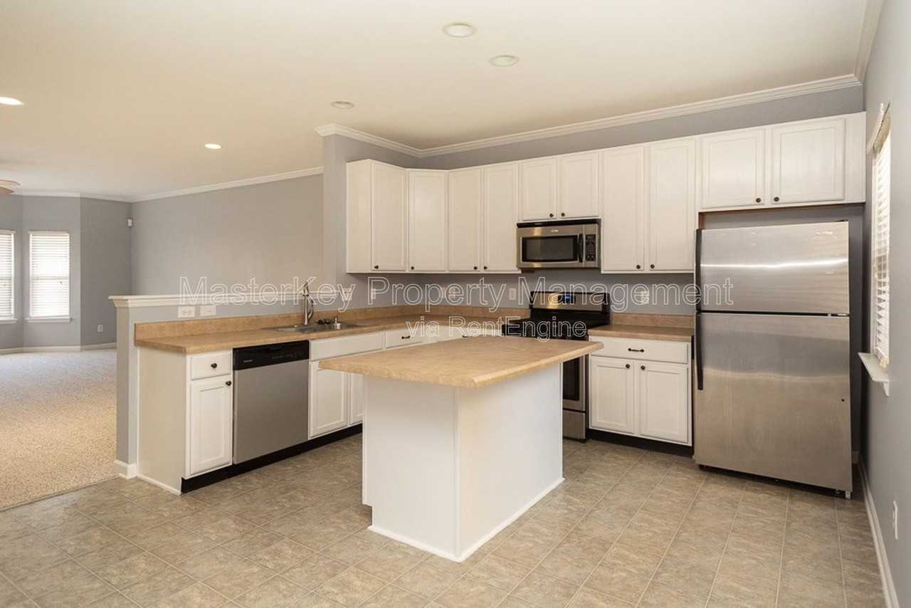 118 Darley Dale Loop - Photo 3 of 35