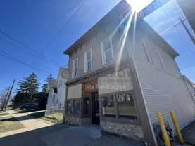 300 Gunnison Ave Sw #B - Photo 1 of 1