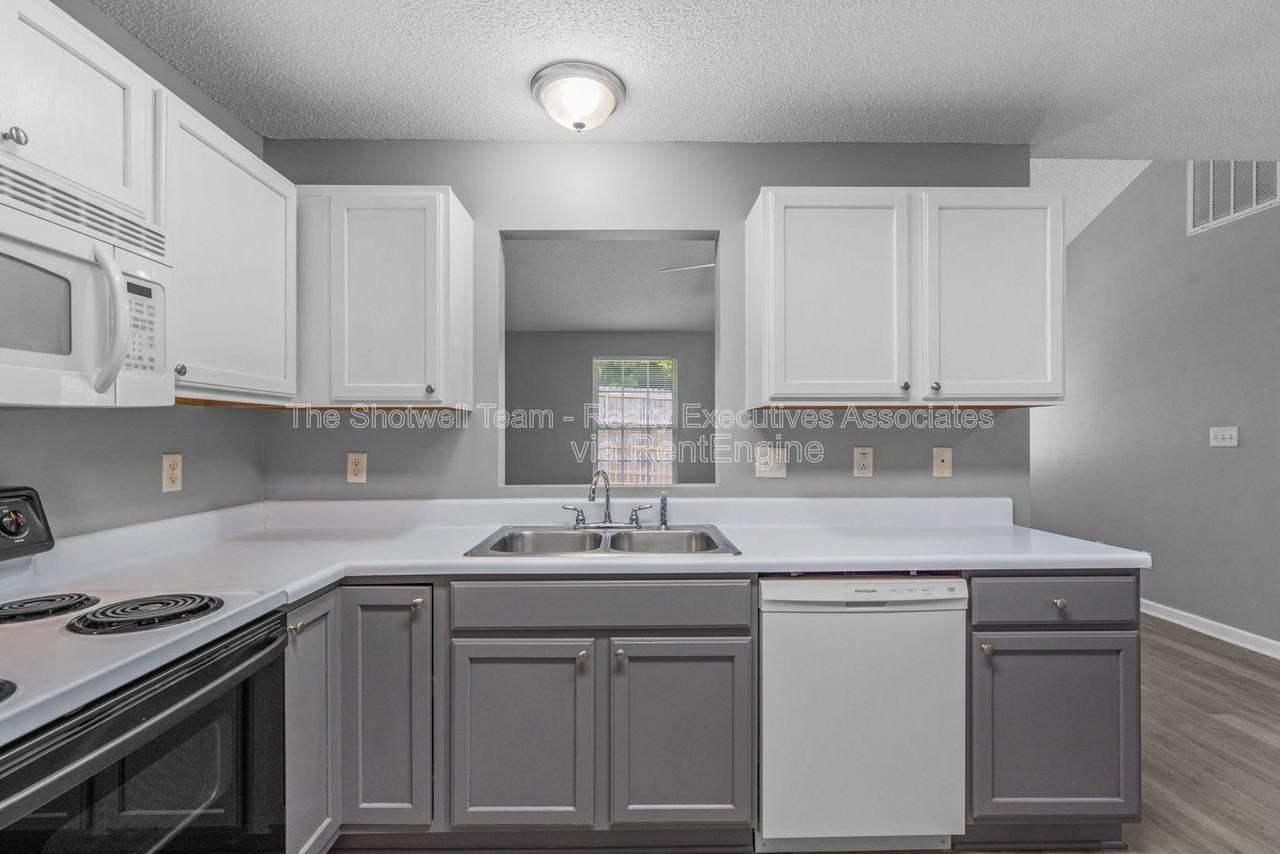 4757 Royal Prince Way - Photo 6 of 25