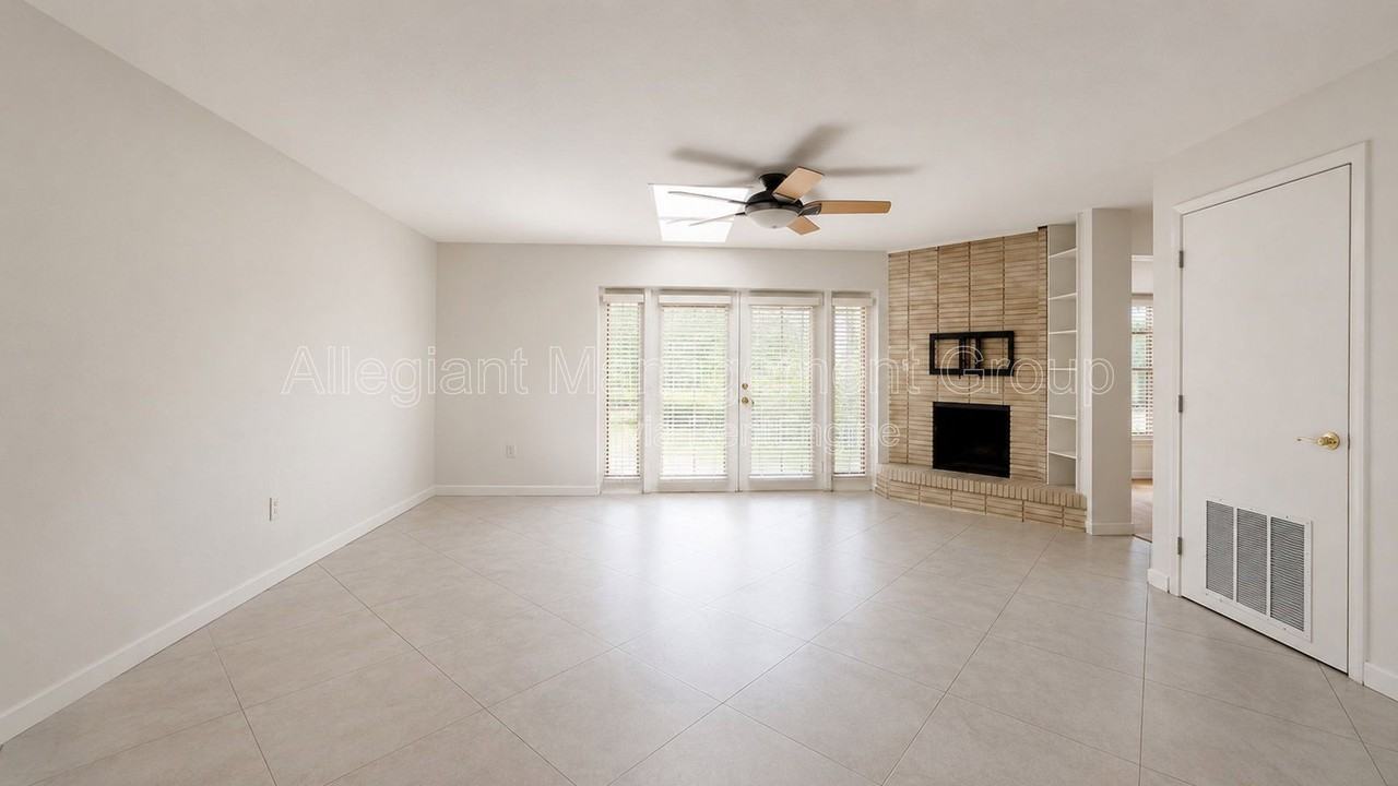 2828 Scarlet Rd - Photo 3 of 35