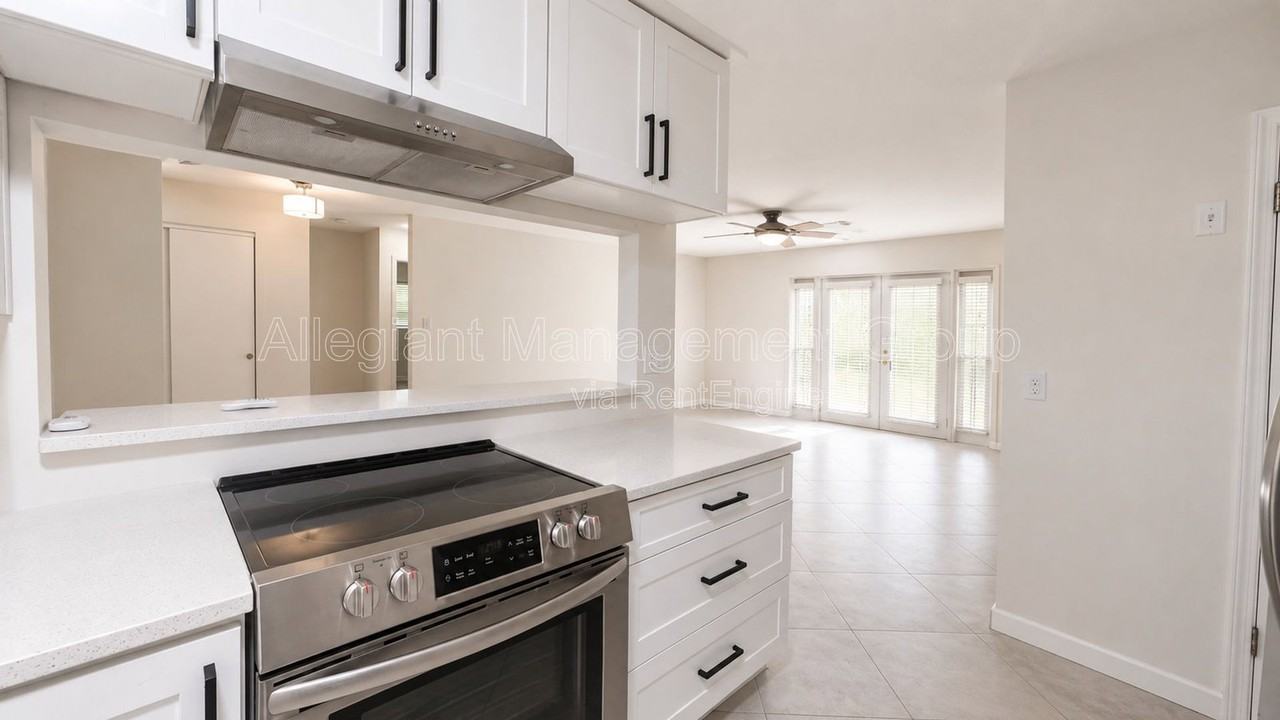 2828 Scarlet Rd - Photo 4 of 35