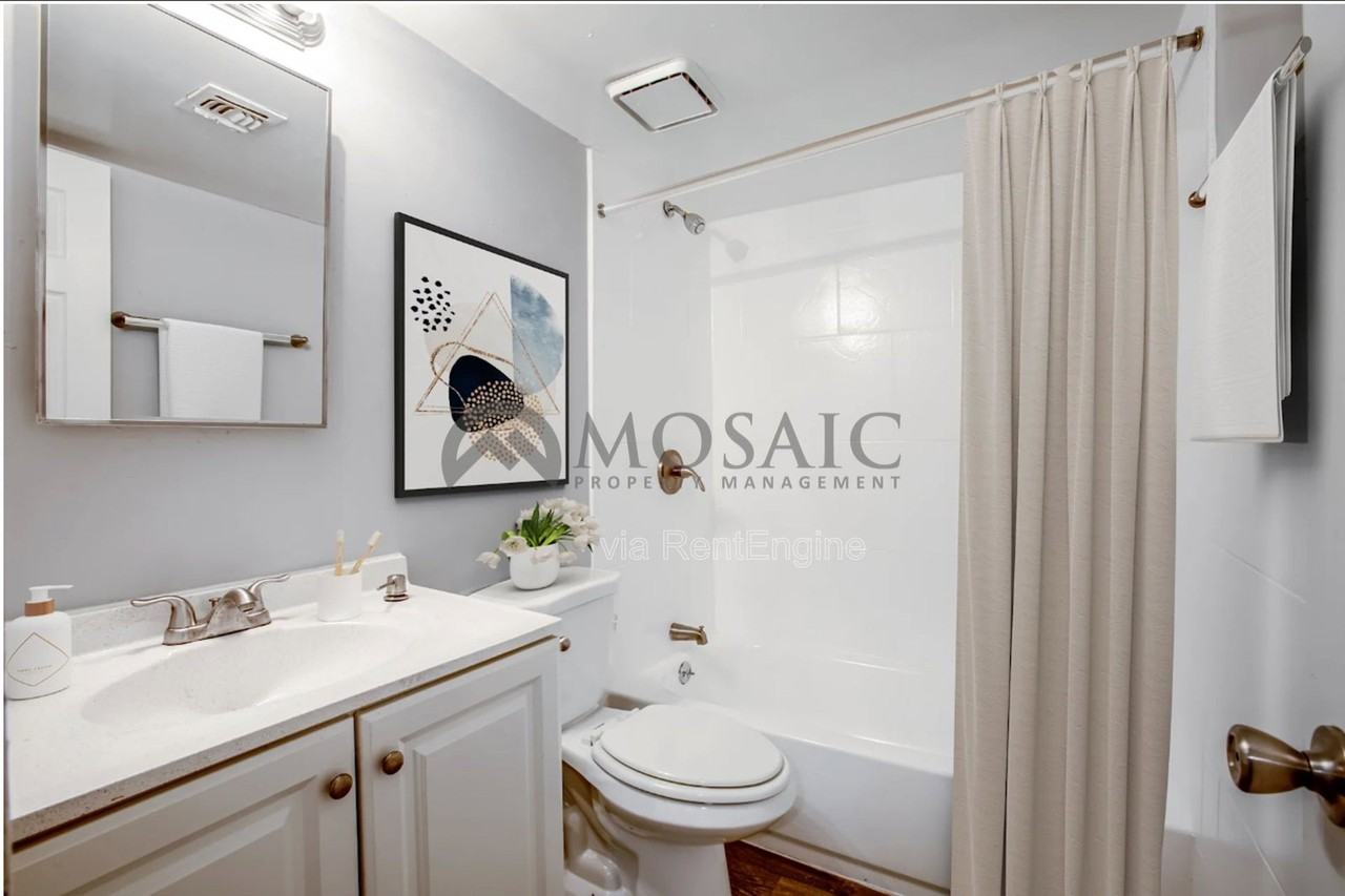 2925 N Greenfield Rd #608 - Photo 7 of 11