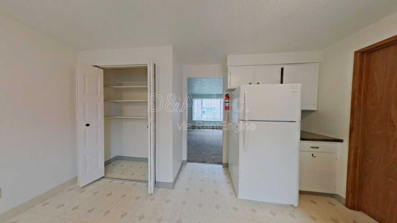 1692 Del Rio Ave Se - Photo 7 of 19