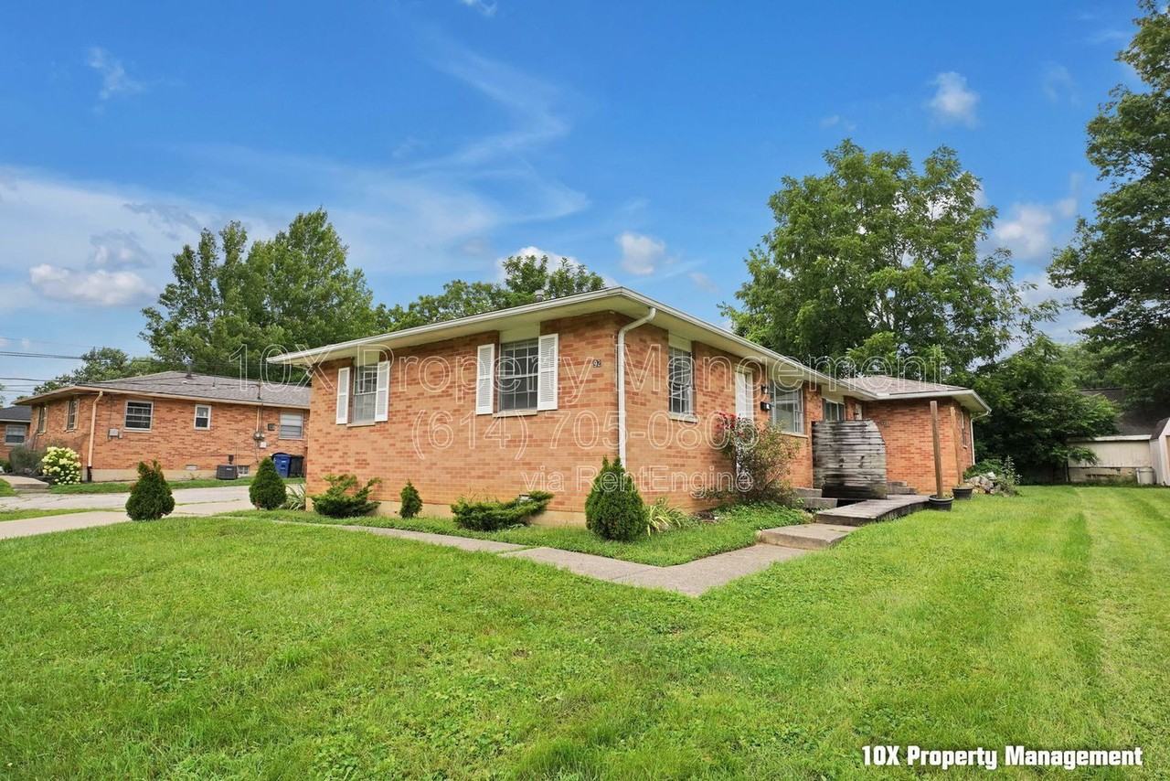 92 Cherrington Rd - Photo 4 of 25