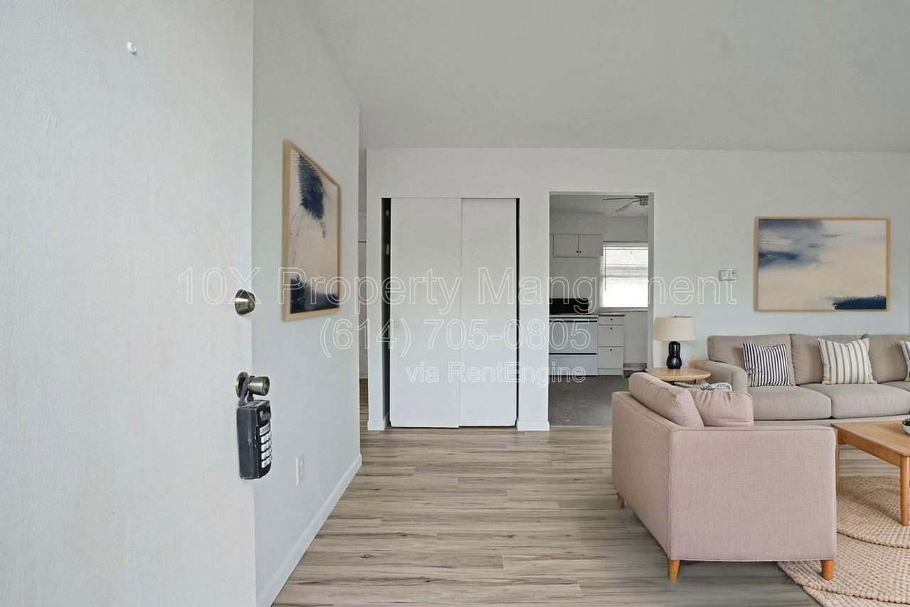 92 Cherrington Rd - Photo 5 of 25
