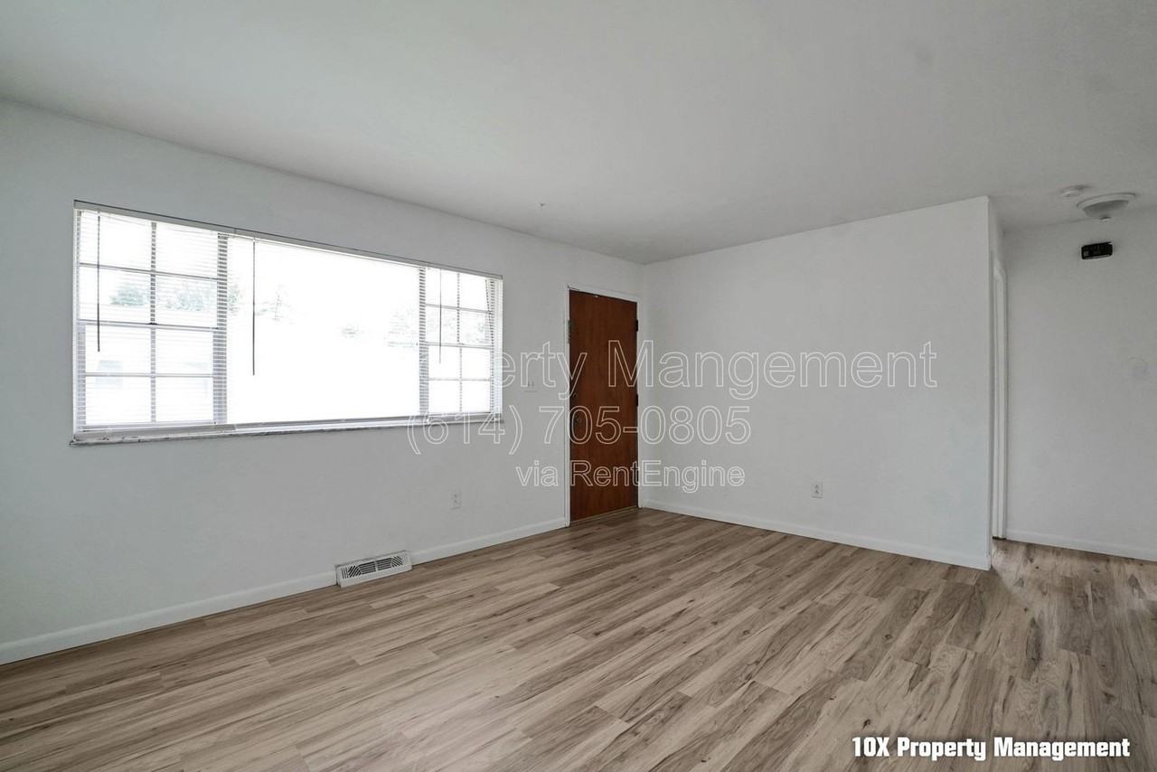 92 Cherrington Rd - Photo 7 of 25