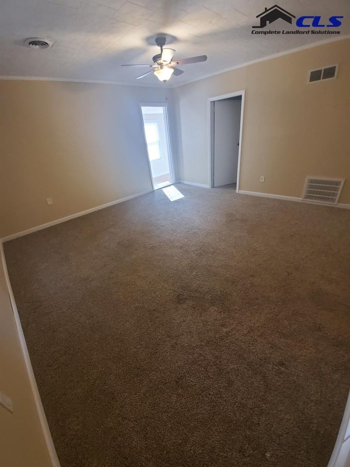 824 East Harris Street Front House - Photo 5 of 11