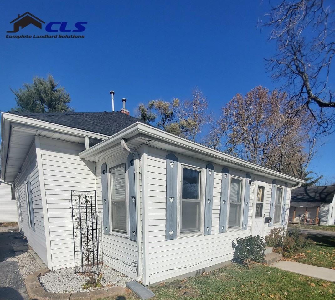 824 East Harris Street Front House - Photo 2 of 11