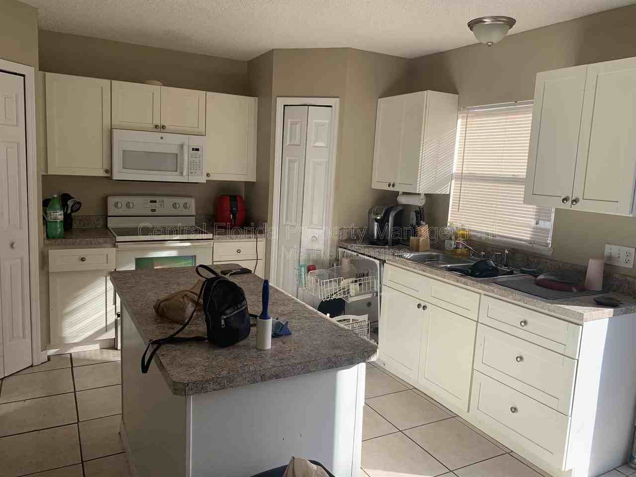 4417 Pembridge Ave - Photo 2 of 14