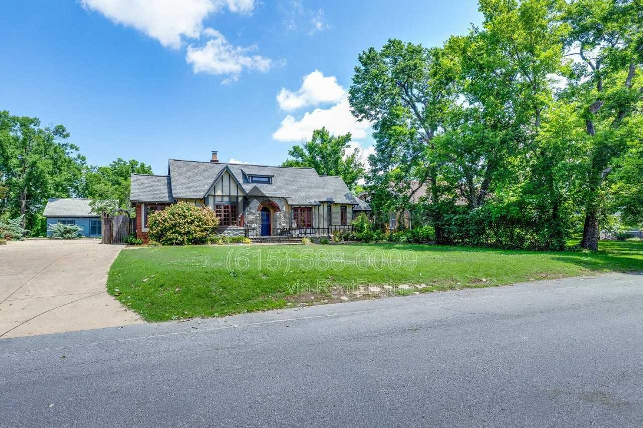 1802 Linden Ave - Photo 4 of 16
