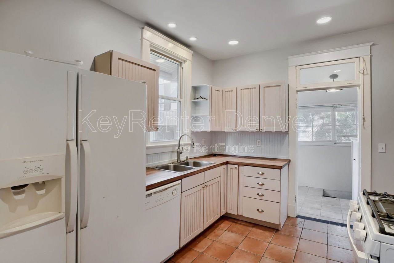 4433 Zuni St - Photo 3 of 12