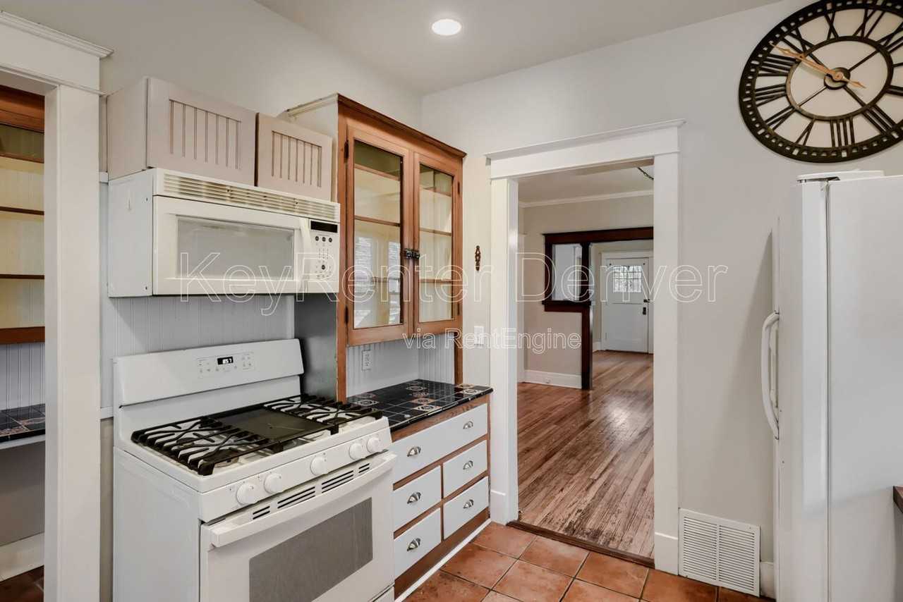 4433 Zuni St - Photo 4 of 12