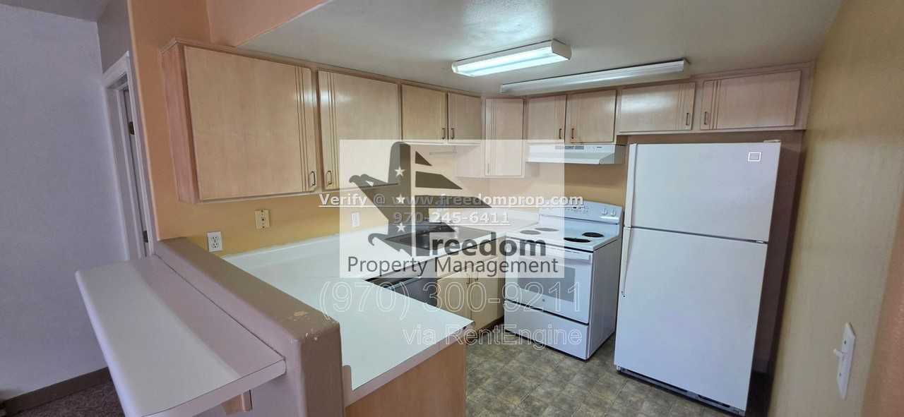 1102 Belford Ave #D - Photo 4 of 9