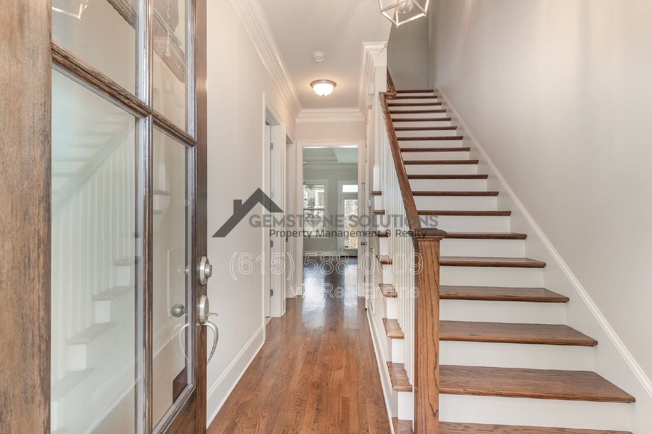 130 Hobbs Dr - Photo 3 of 30