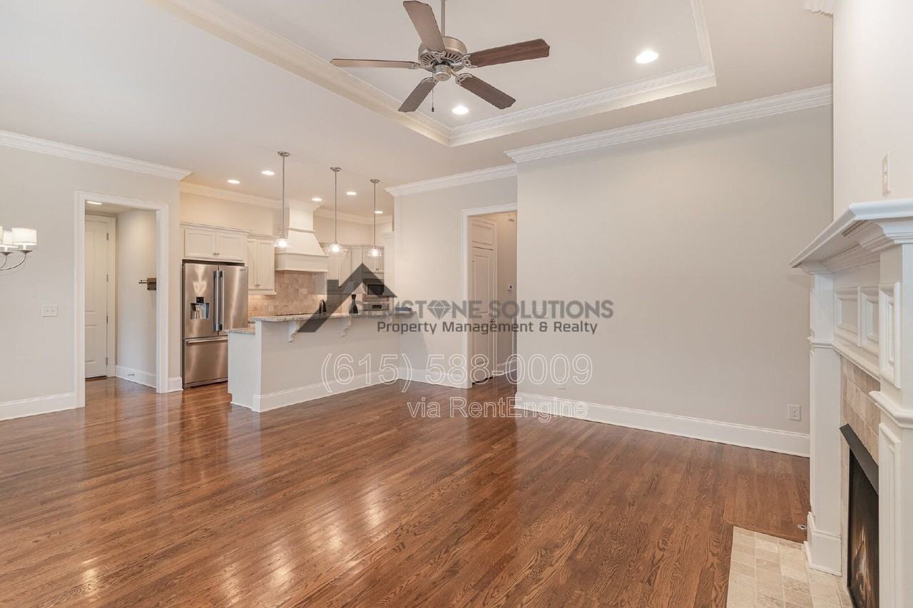 130 Hobbs Dr - Photo 4 of 30