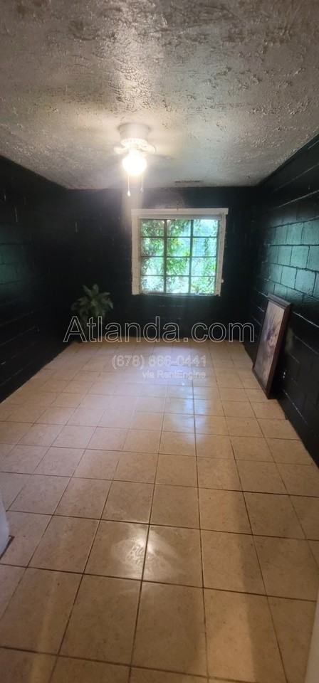 1176 Garibaldi St Sw - Photo 6 of 7