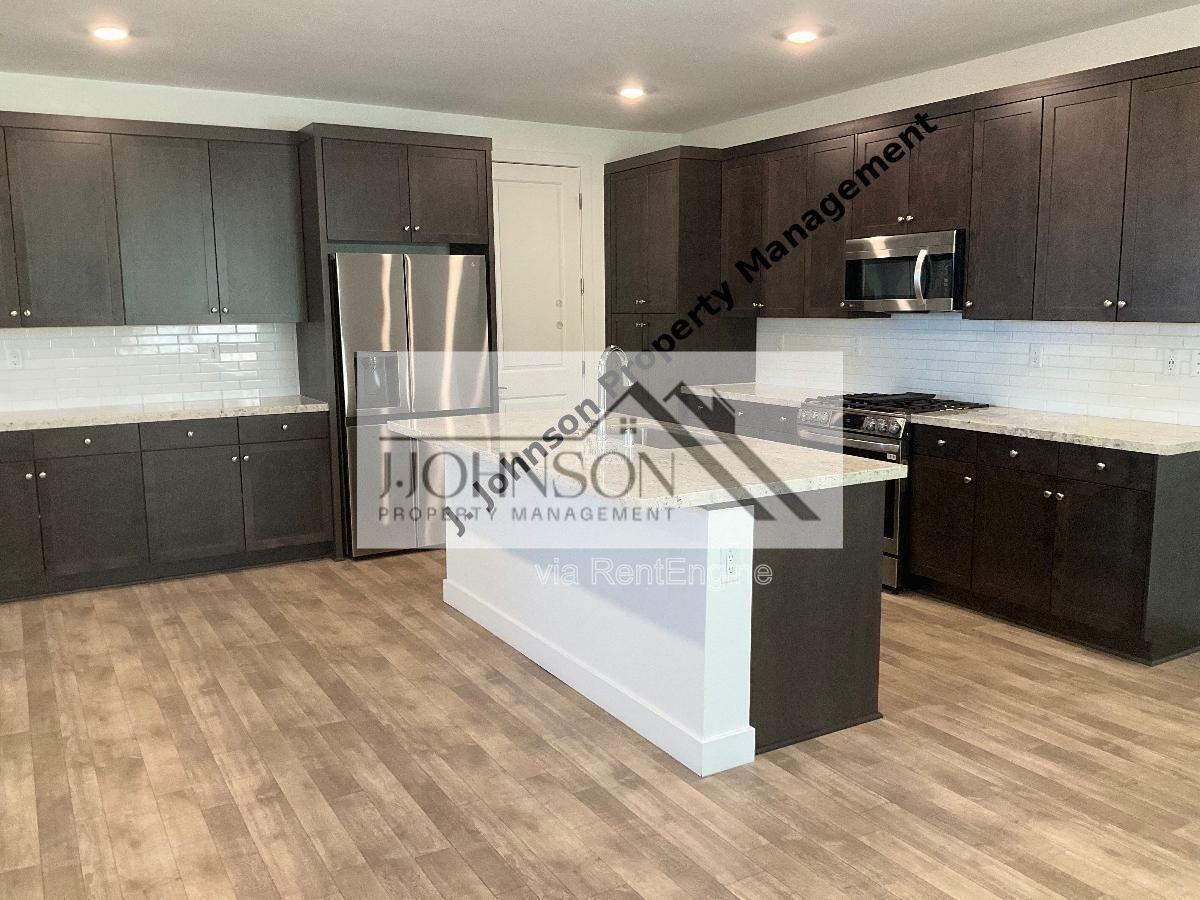 405 Avendale Dr - Photo 3 of 18