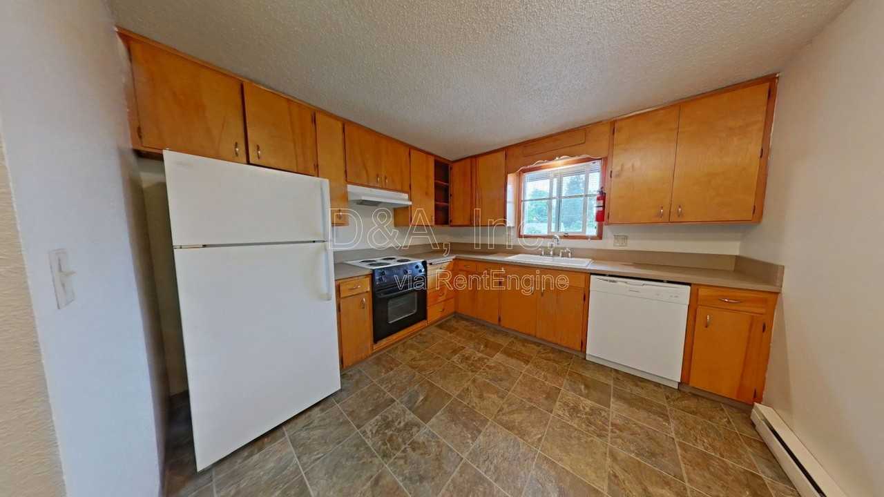 605 Nw Kings Blvd #4 - Photo 5 of 13