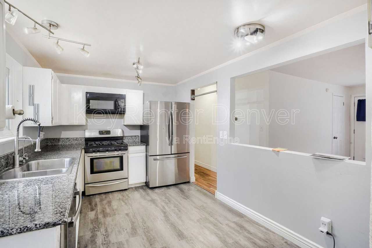 330 Depew St - Photo 7 of 15