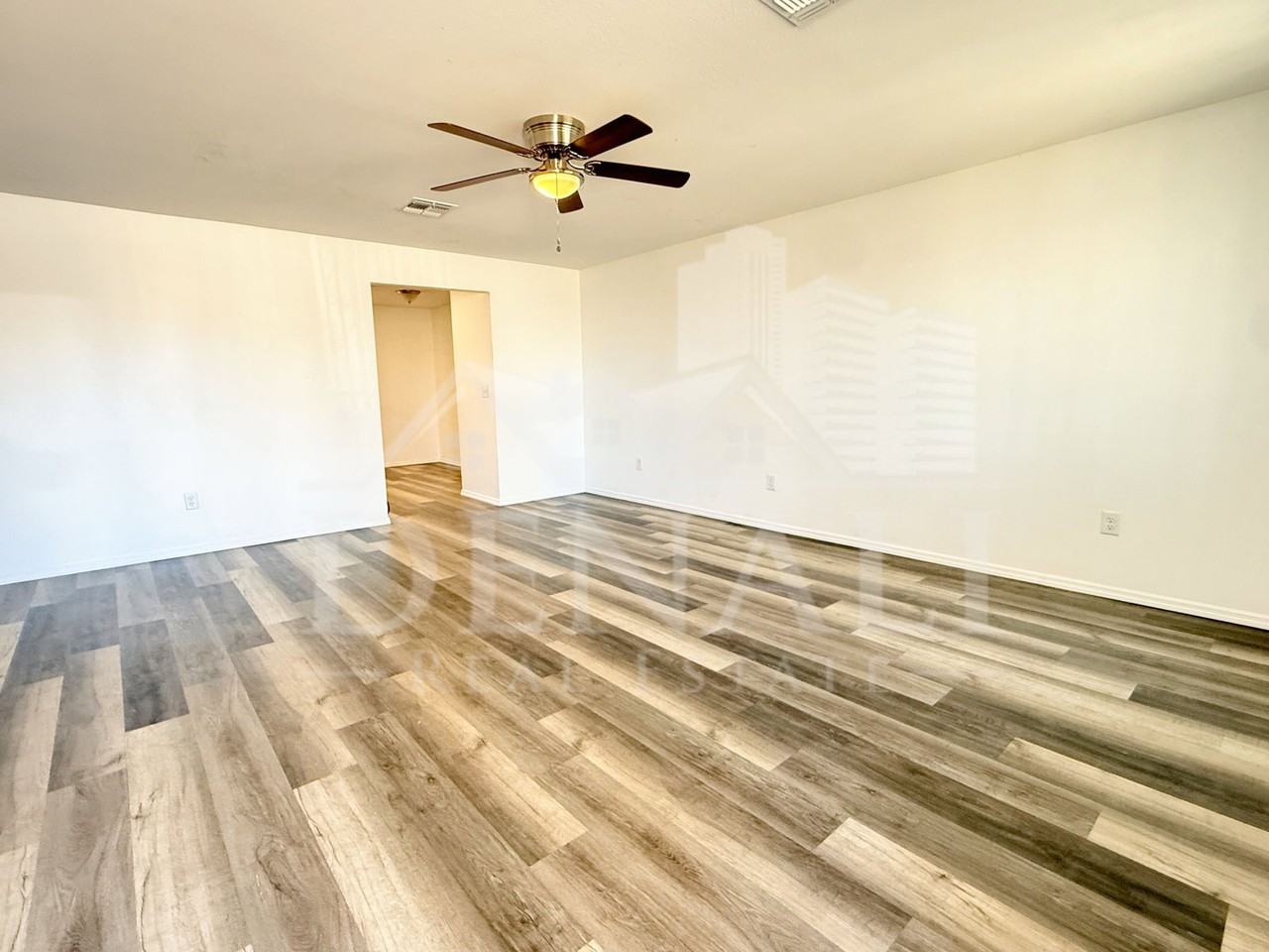 2027 N 66th Dr - Photo 3 of 17