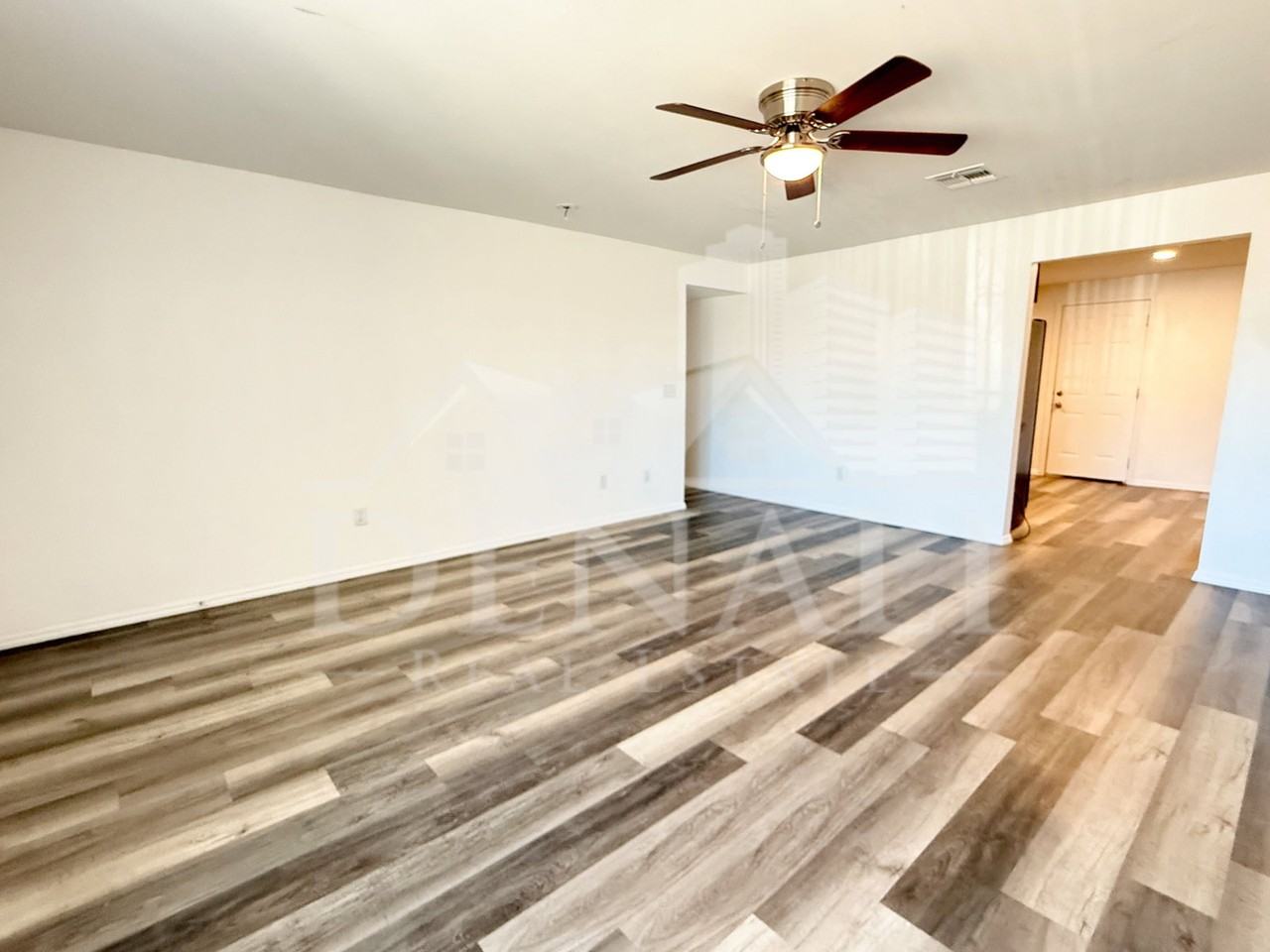 2027 N 66th Dr - Photo 4 of 17