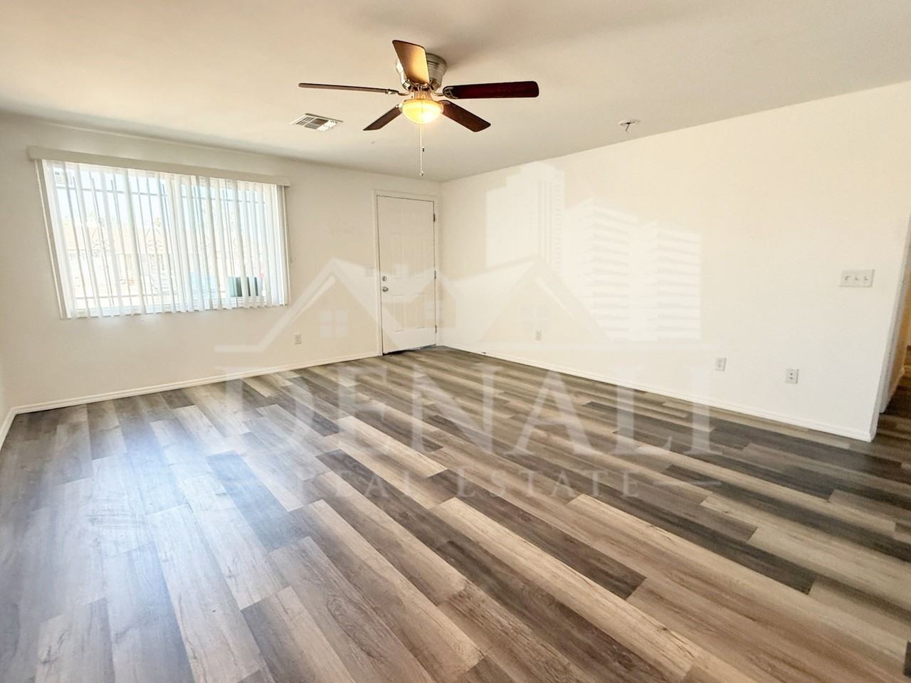 2027 N 66th Dr - Photo 5 of 17