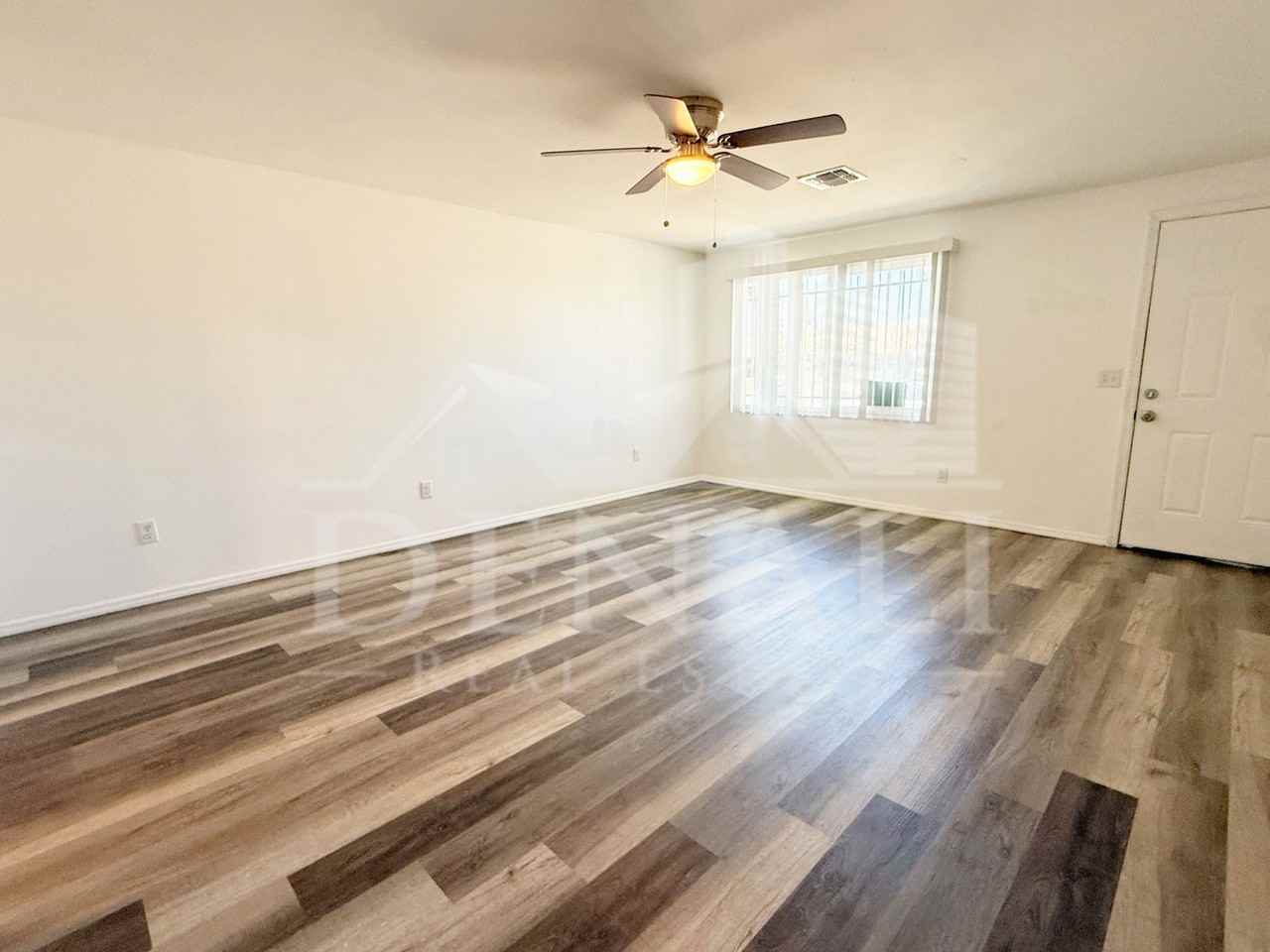 2027 N 66th Dr - Photo 6 of 17