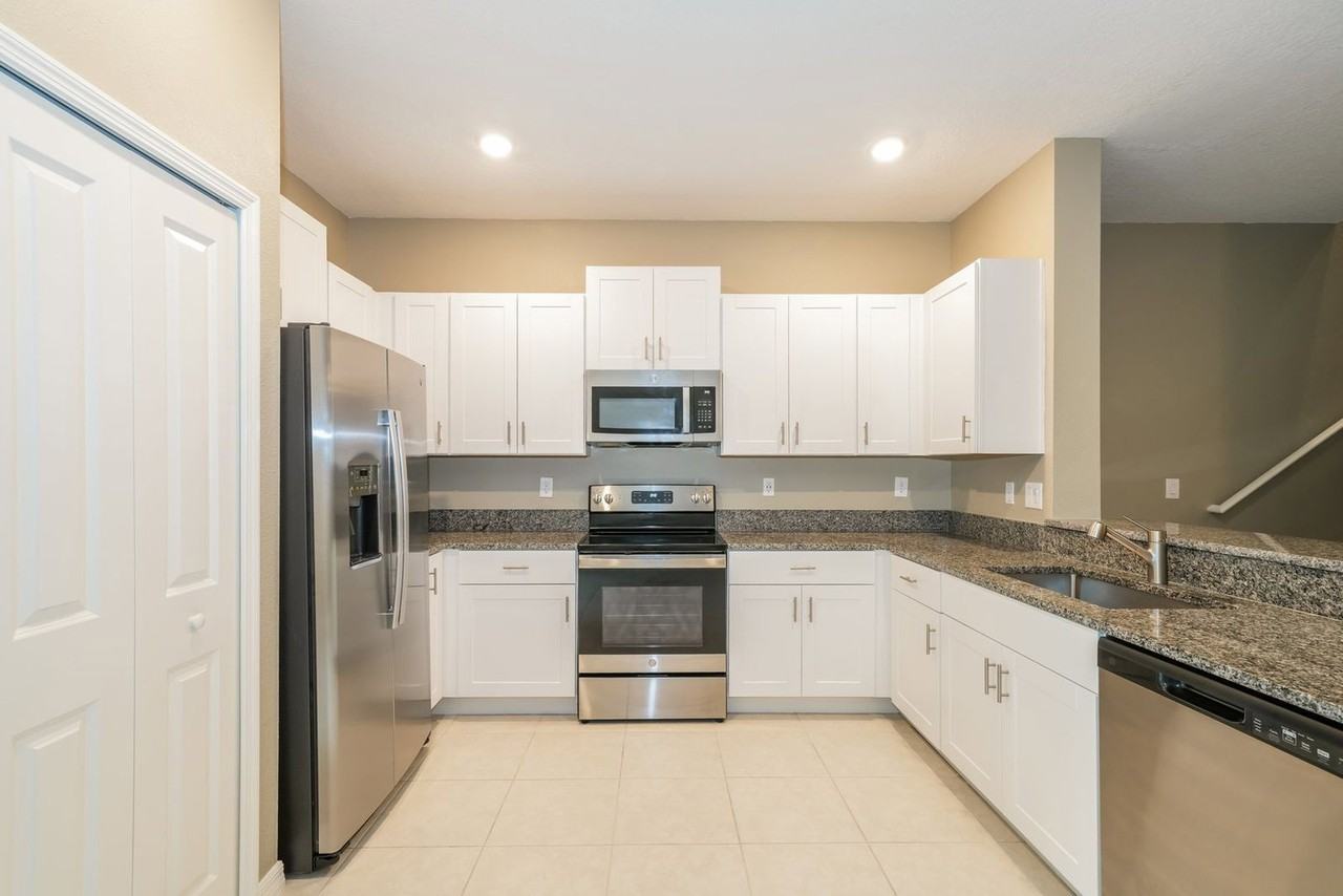 6031 Acara Ln - Photo 6 of 25