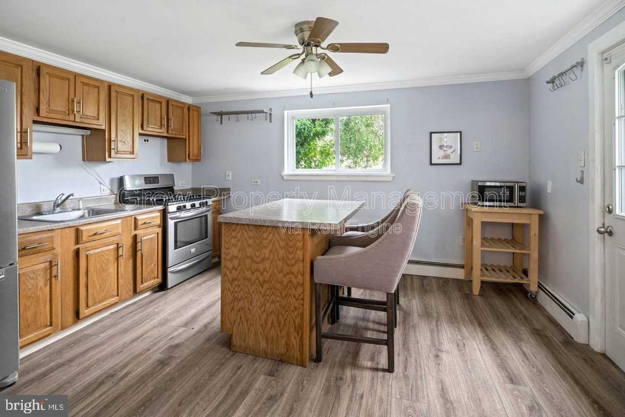 4714 Fowler St - Photo 4 of 26