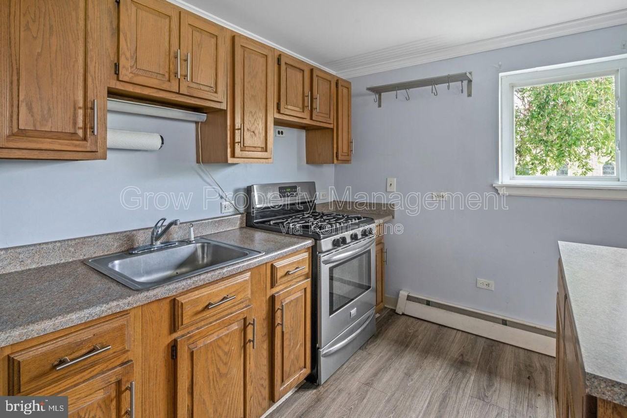 4714 Fowler St - Photo 5 of 26