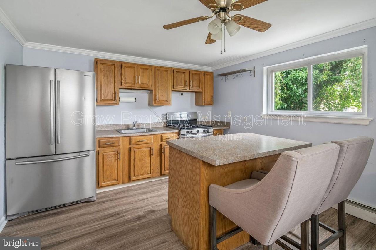 4714 Fowler St - Photo 6 of 26