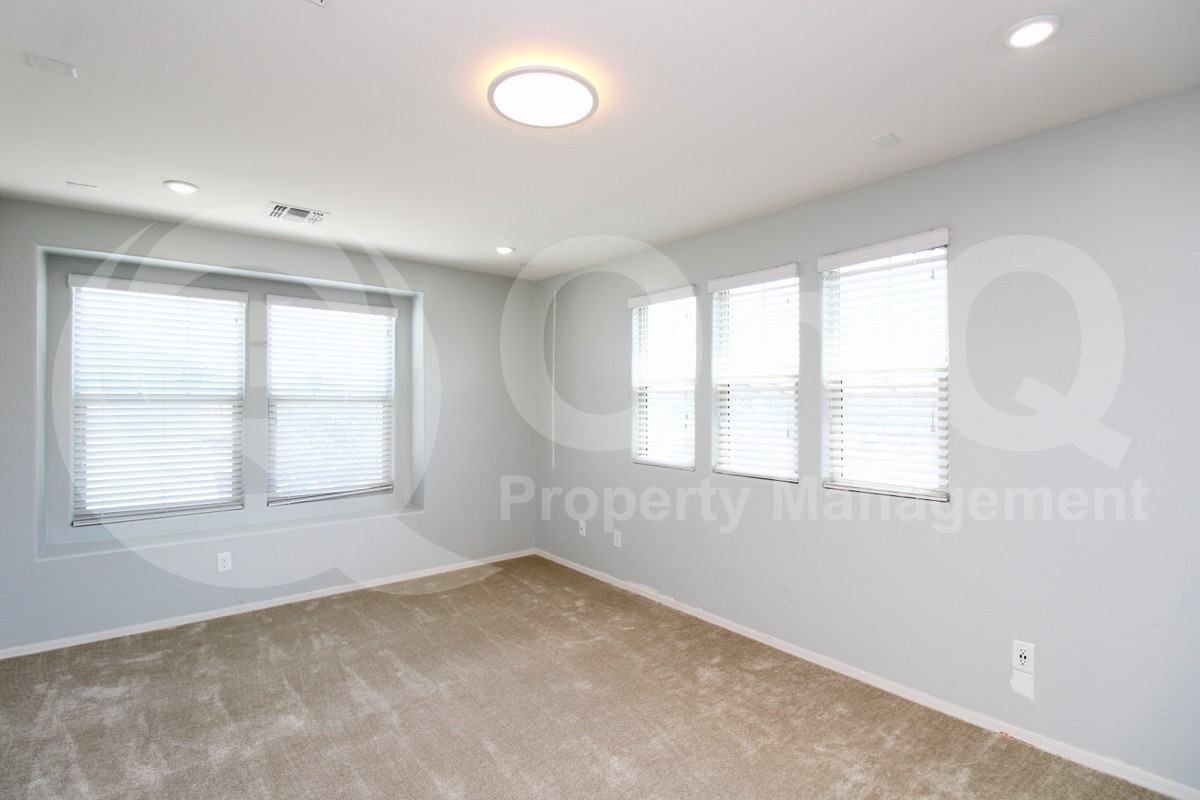 2968 S Washington St - Photo 6 of 22