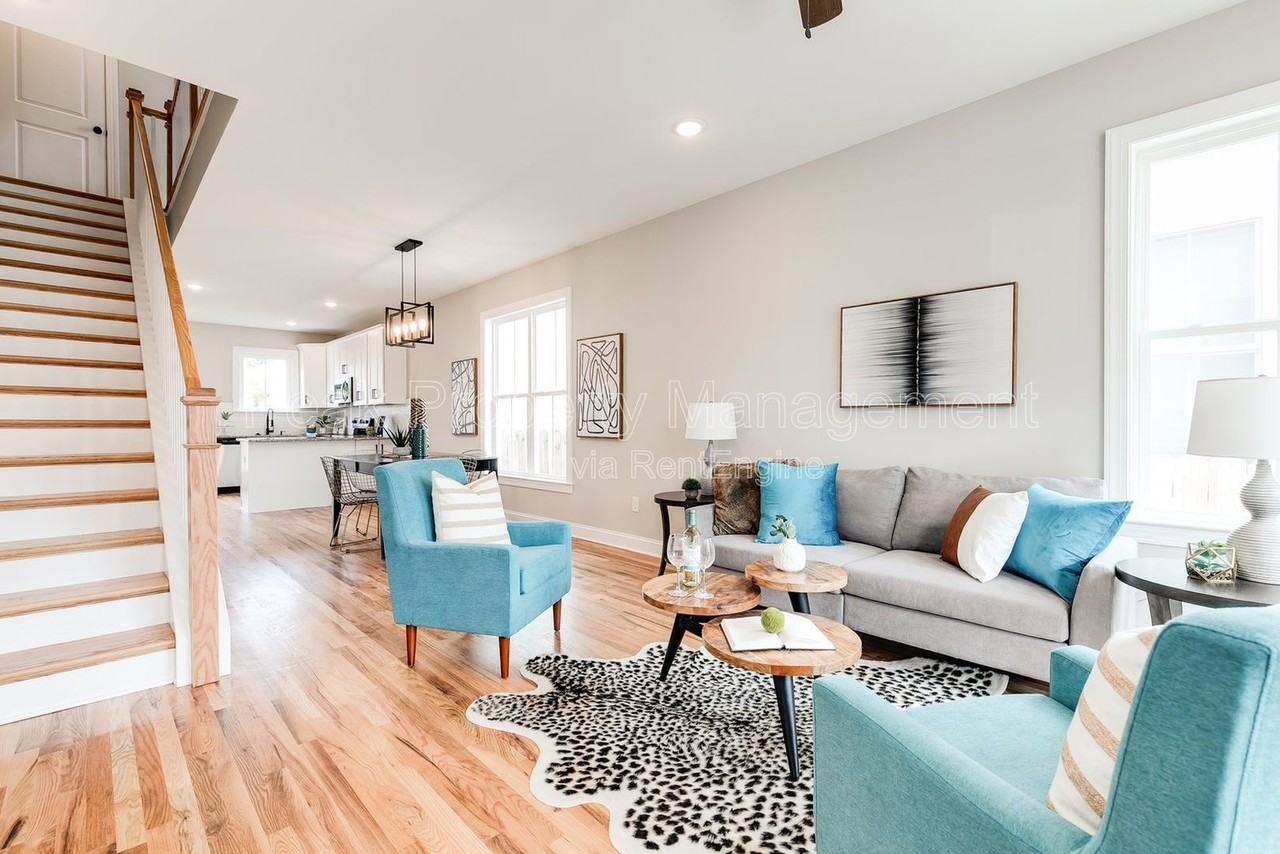 3204 Delaware Ave - Photo 4 of 40