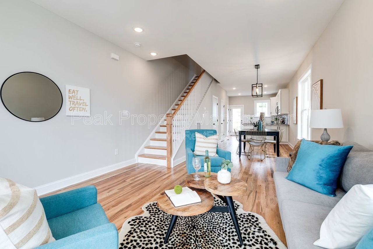 3204 Delaware Ave - Photo 6 of 40