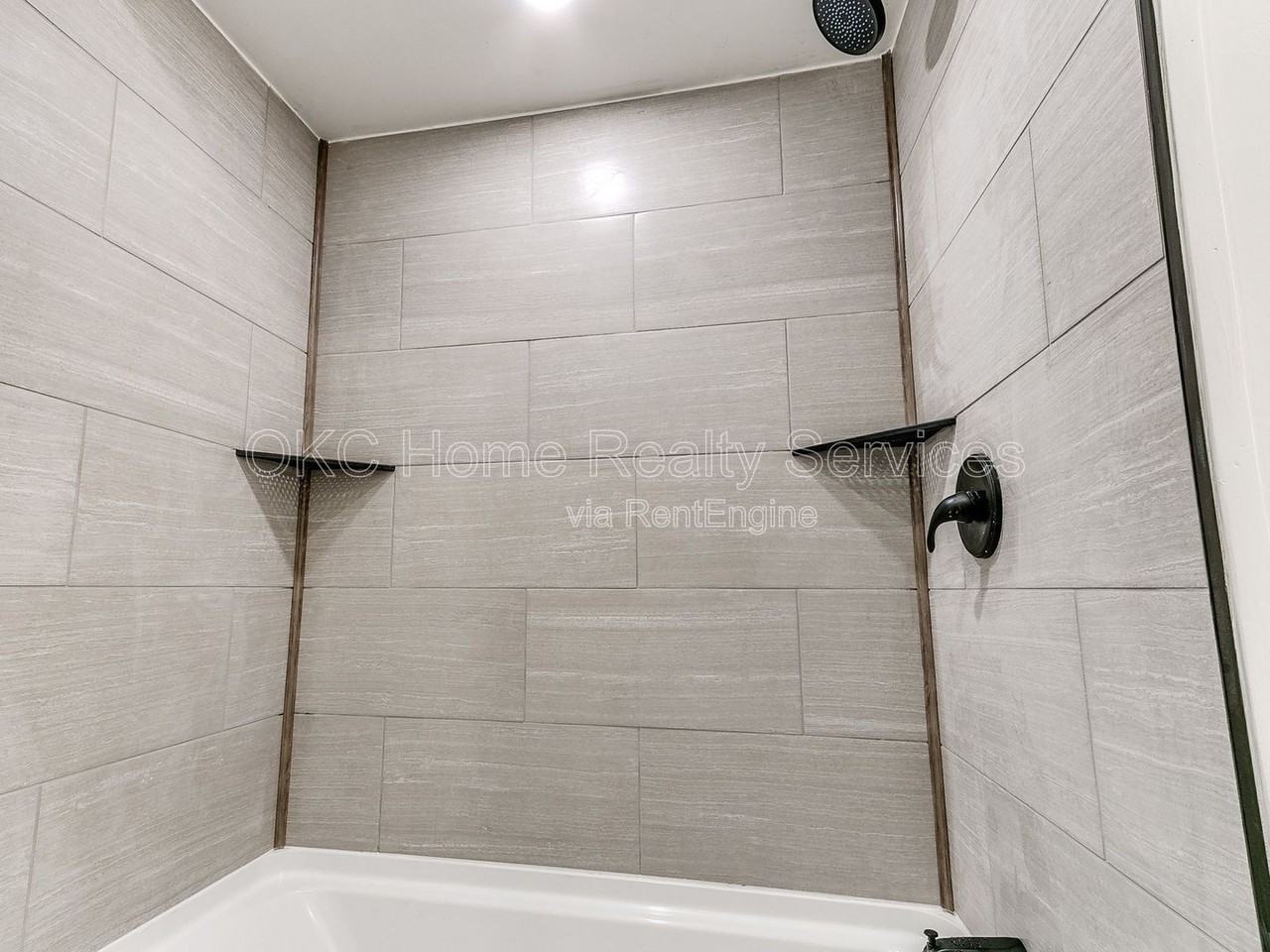 1812 W Noble Ave - Photo 4 of 50