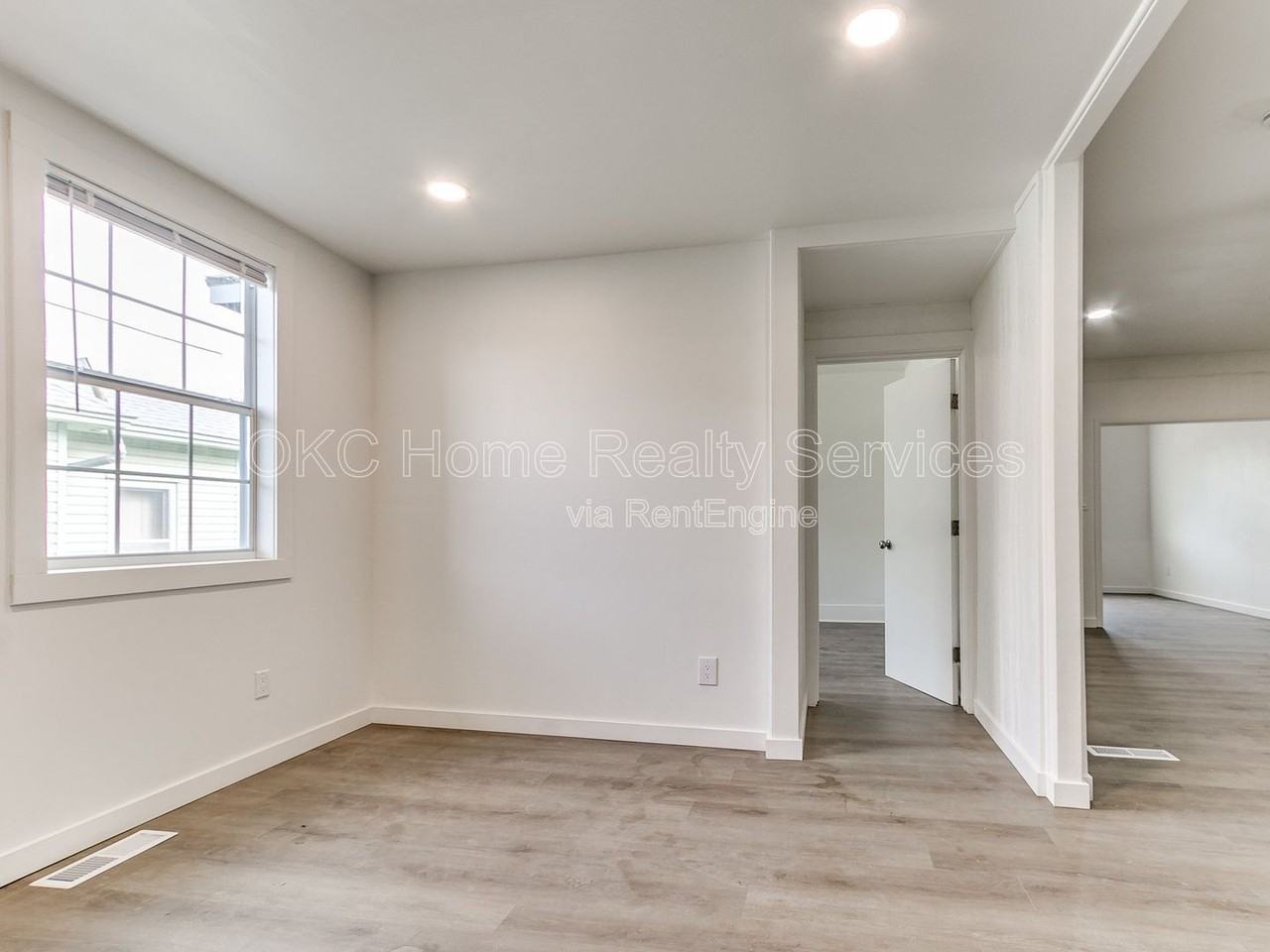 1812 W Noble Ave - Photo 5 of 50