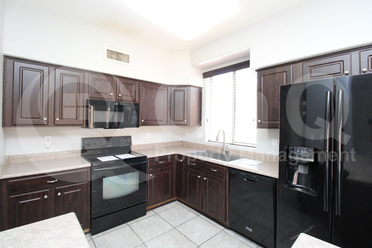 4520 E Glenhaven Dr - Photo 4 of 23